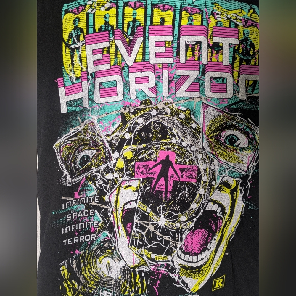 🎟️Event Horizon Black Graphic T-Shirt🎟️ - Picture 4 of 7